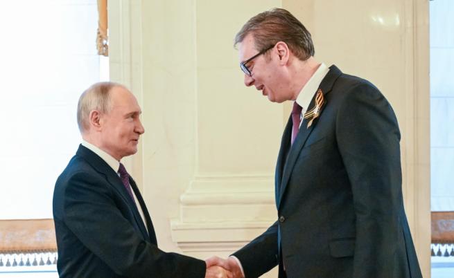 Путин приветства Вучич на гала вечеря в Кремъл