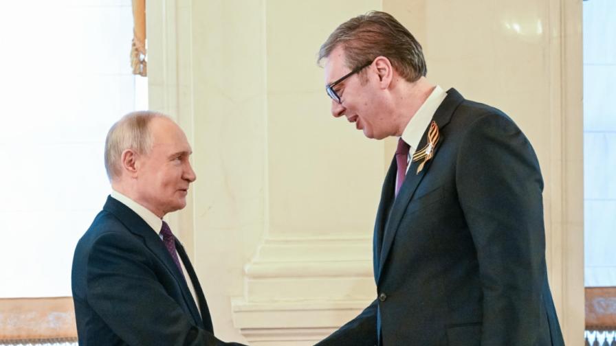 Путин приветства Вучич на гала вечеря в Кремъл