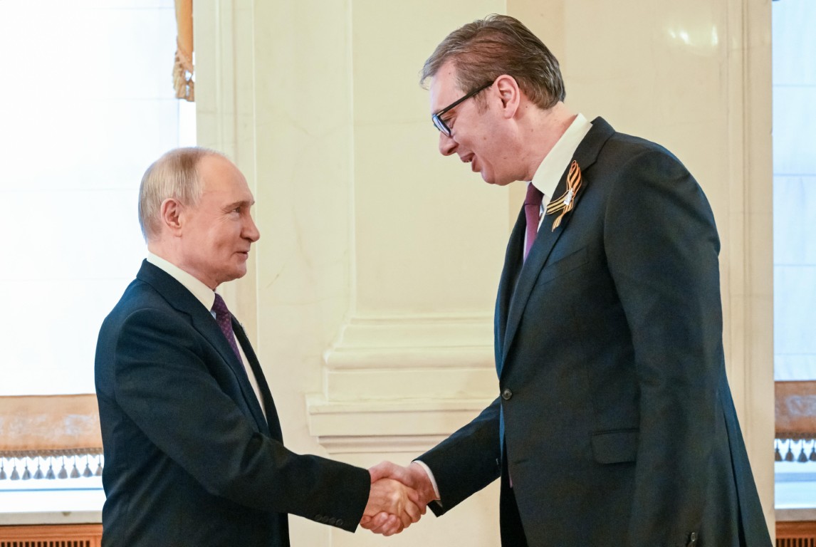Путин приветства Вучич на гала вечеря в Кремъл