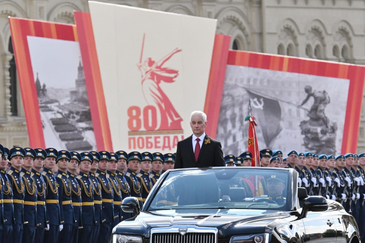 <p>Червеният площад в марш: Най-впечатляващите кадри от парада в Москва</p>