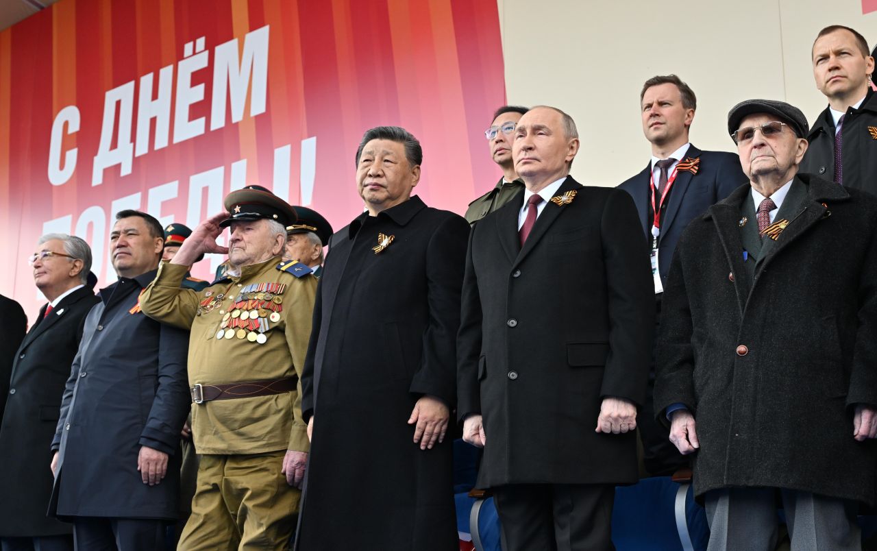 <p>Червеният площад в марш: Най-впечатляващите кадри от парада в Москва</p>