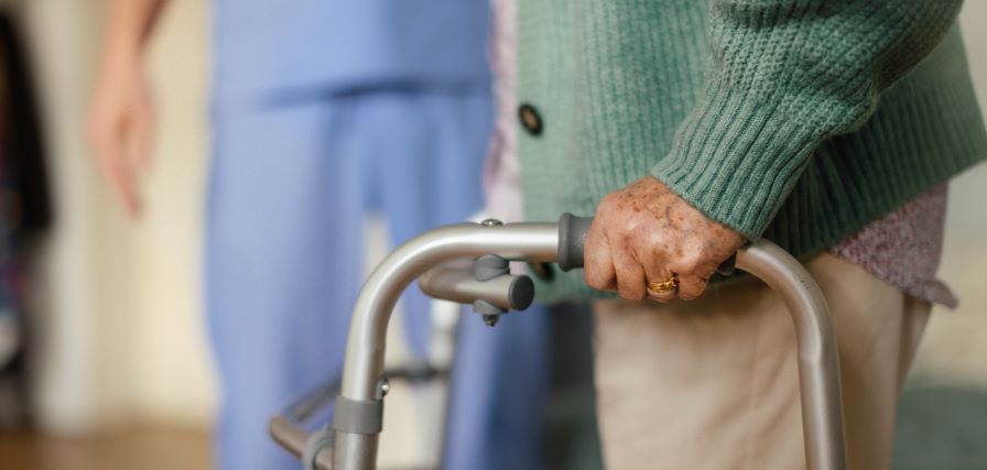 РЗИ влезе в дома за възрастни хора в Поморие