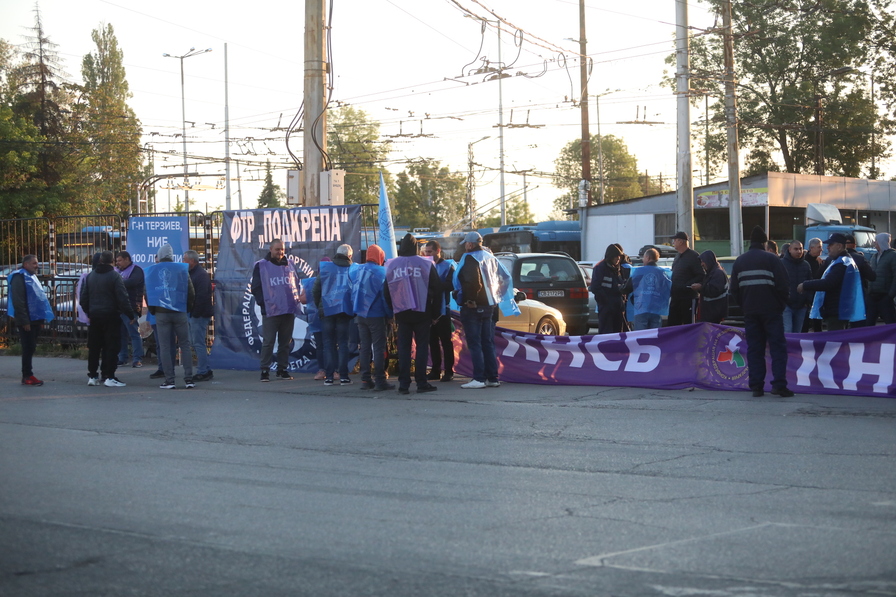 <p>Протест спря движението на градския транспорт в столицата</p>