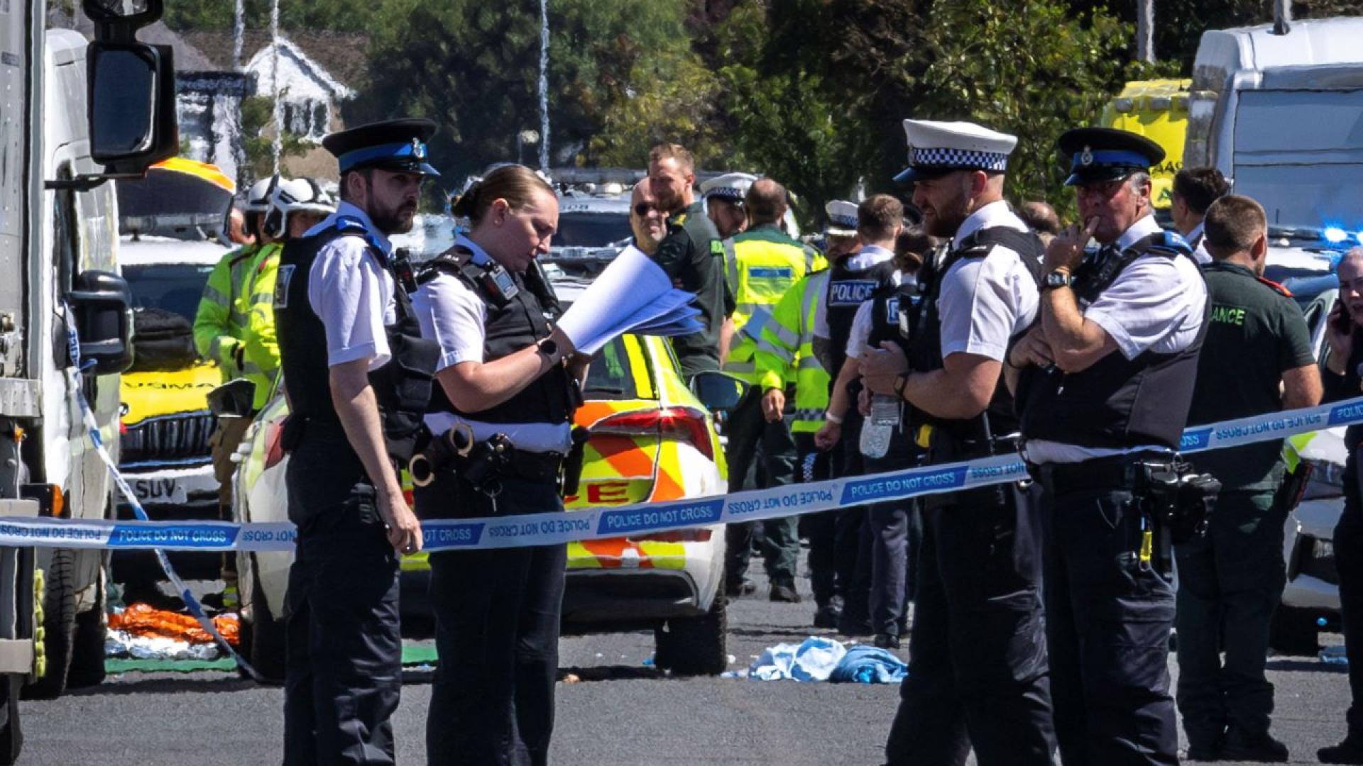 Мъж заподозрян че е намушкал двама души с нож е