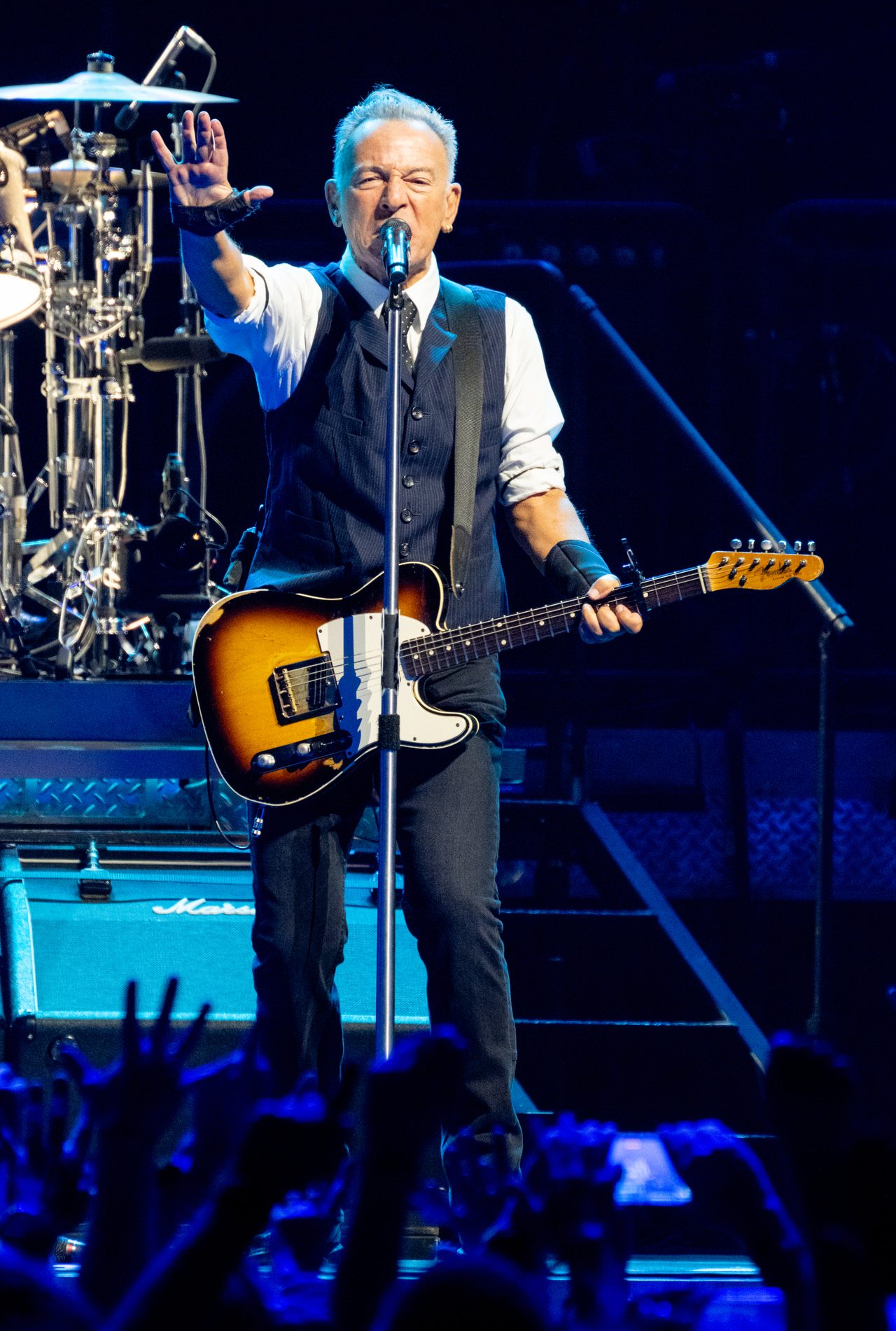 <p>Брус Спрингстийн в светлината на прожекторите в Англия.</p>