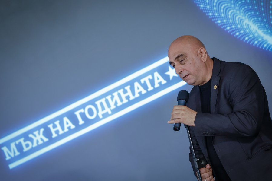 Карлос Насар1