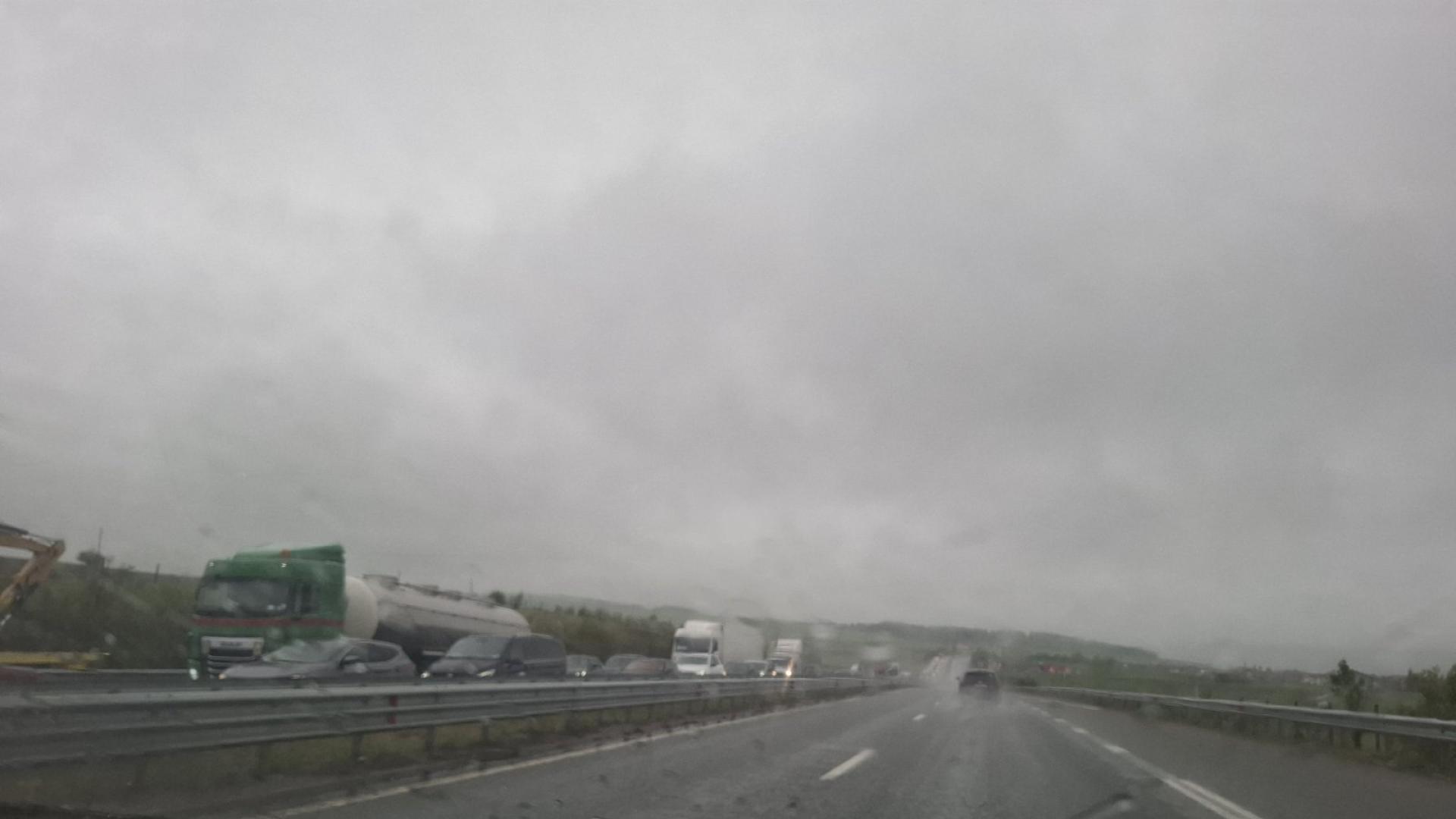 Катастрофа е станала при тунел Мало Бучино в посока София Заради