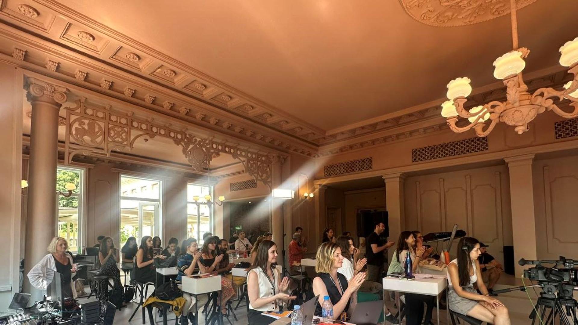 Две водещи световни платформи за обучение и подкрепа на таланти