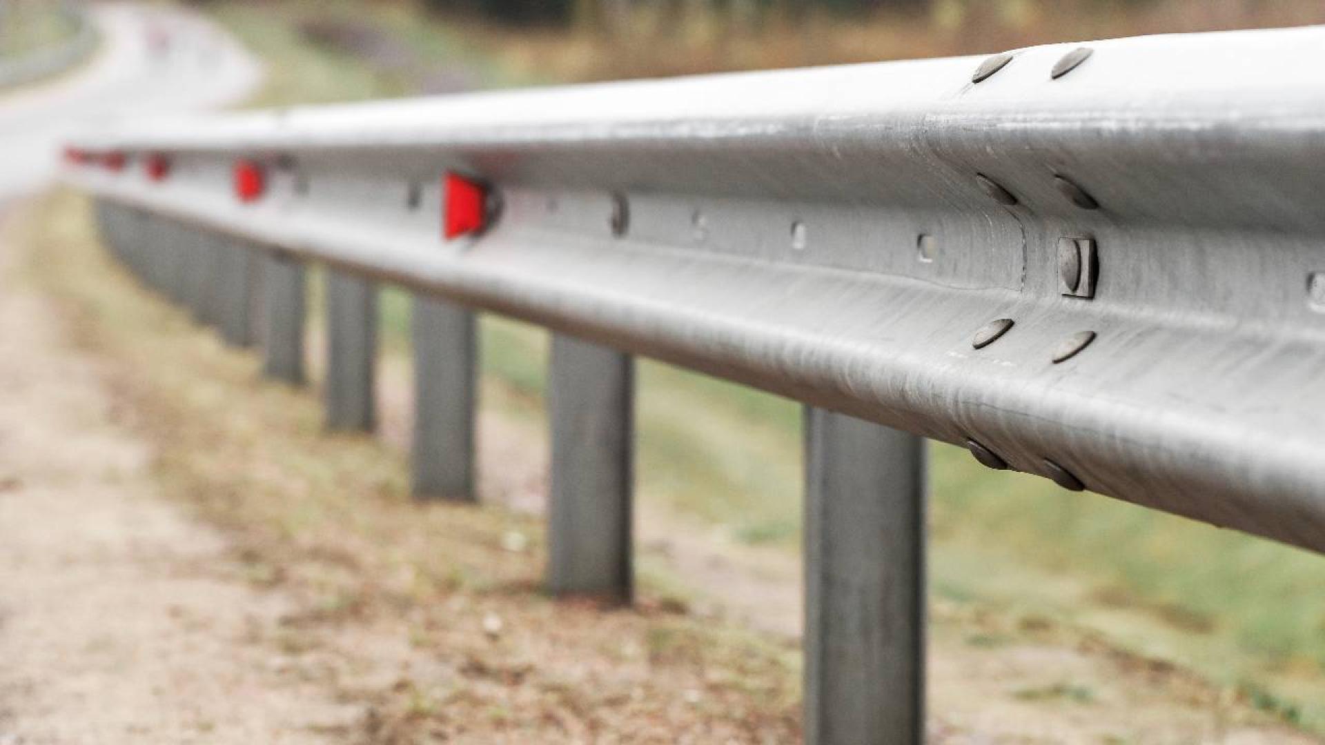 Опасни ли са мантинелите по българските пътища и могат ли