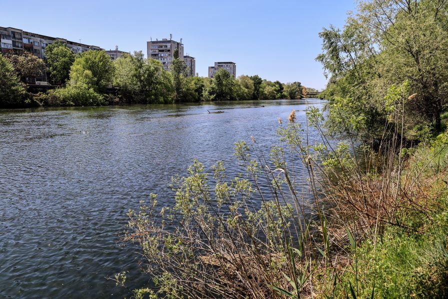 Тяло на мъж изплува от водите на река Марица в Пловдив