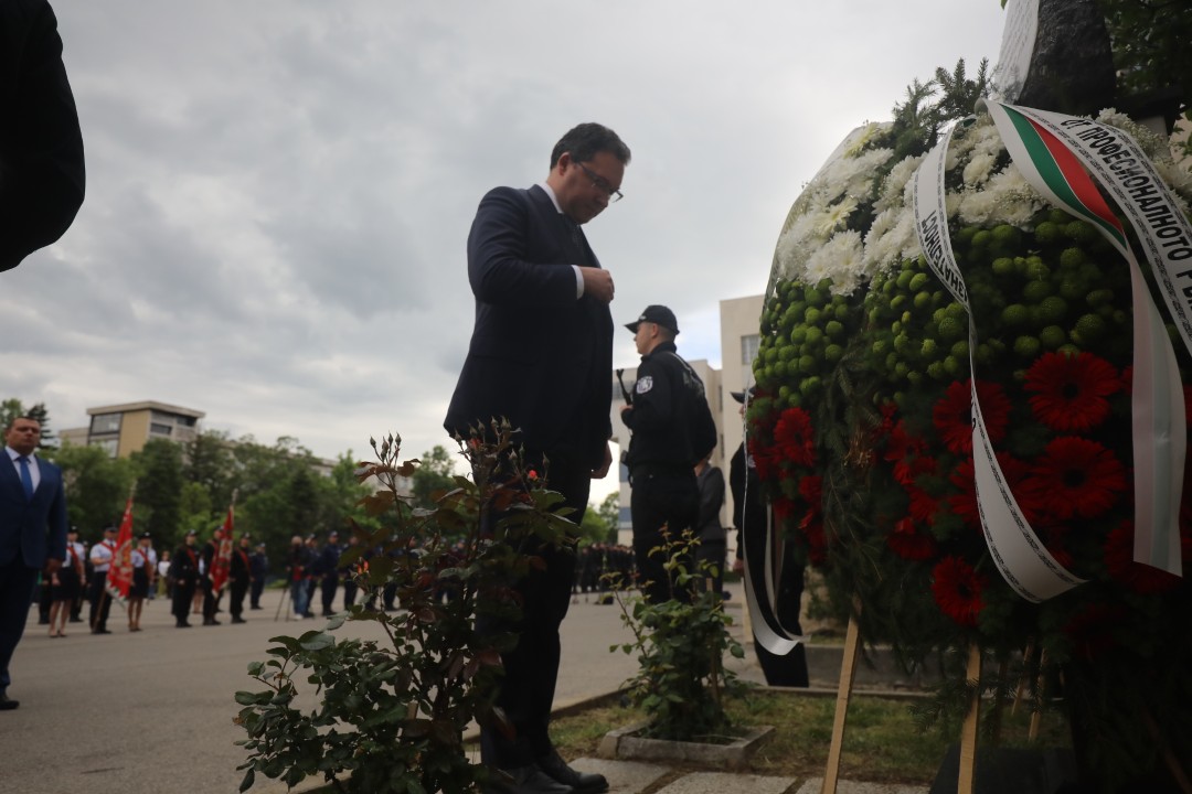 <p>100 години закрила, дълг и чест &ndash; днес отбелязваме вековния път на българската полиция.</p>