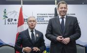 Финансовите министри на Канада - Франсоа-Филип Шампан (вляво), и на Германия - Ларс Клингбайл, по време на срещата на Г-7 в Банф, провинция Алберта, 22 май 2025 г