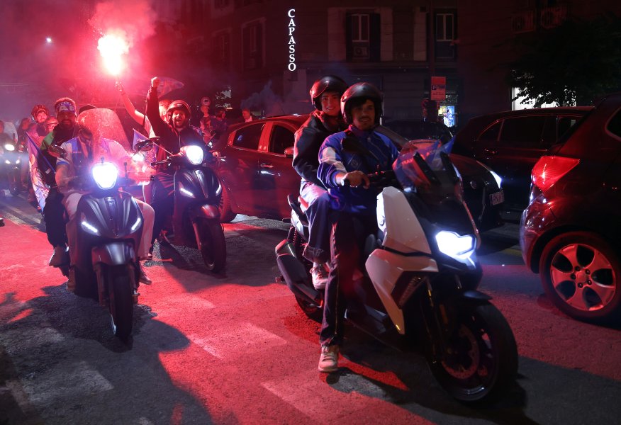 Празненствата в Неапол след титлата на Наполи1