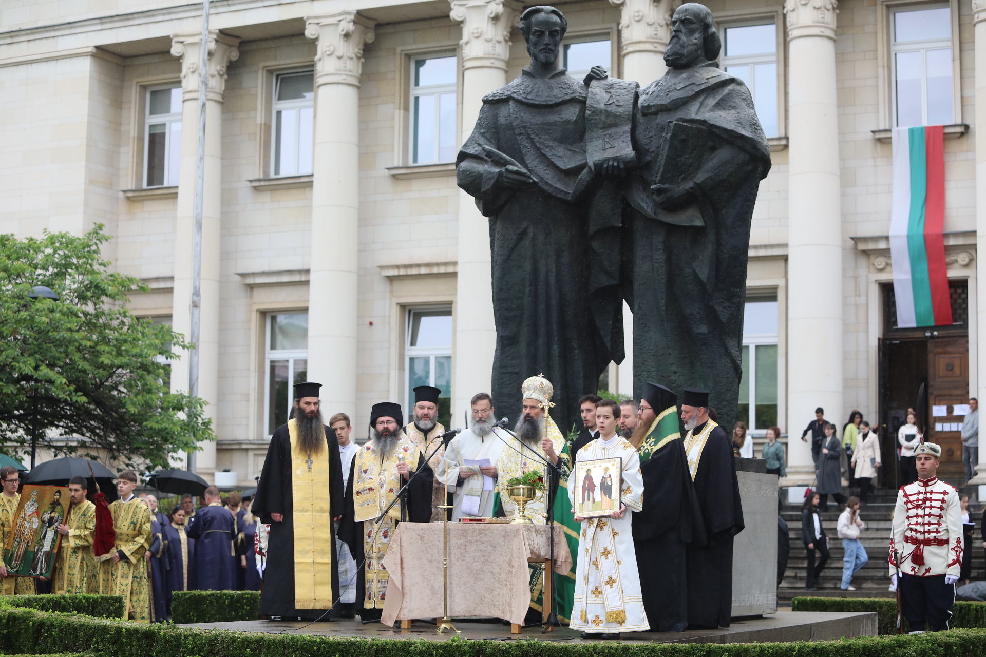 <p>Празничното шествие за 24 май в София</p>