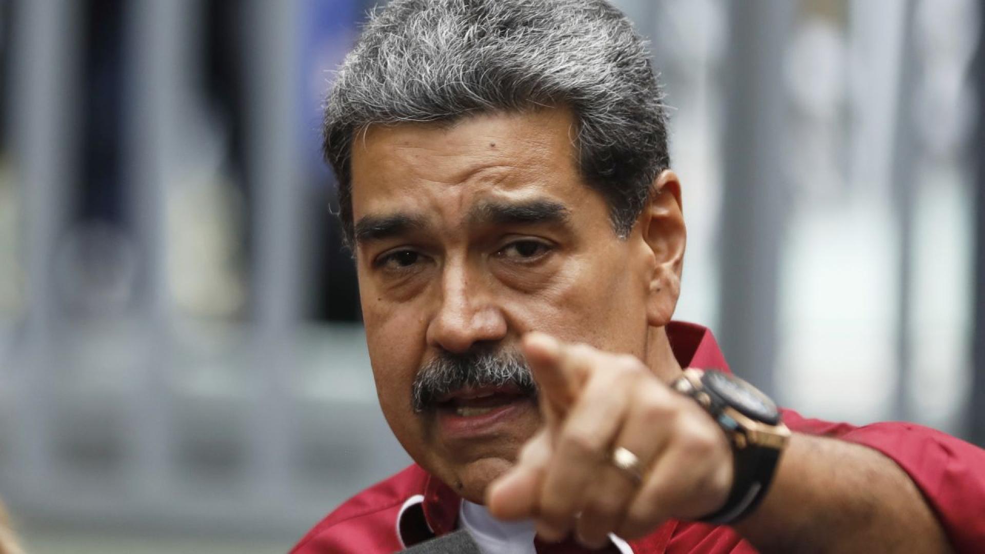 Управляващата Обединена социалистическа партия на Венецуела ОСП оглавявана от действащия