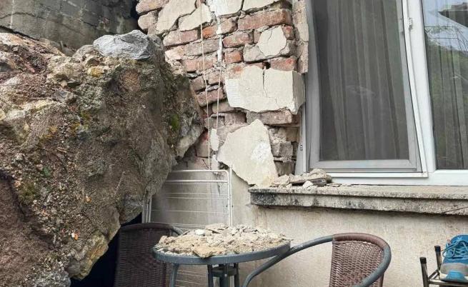 Частично бедствено положение: Срути се подпорна стена в Перник