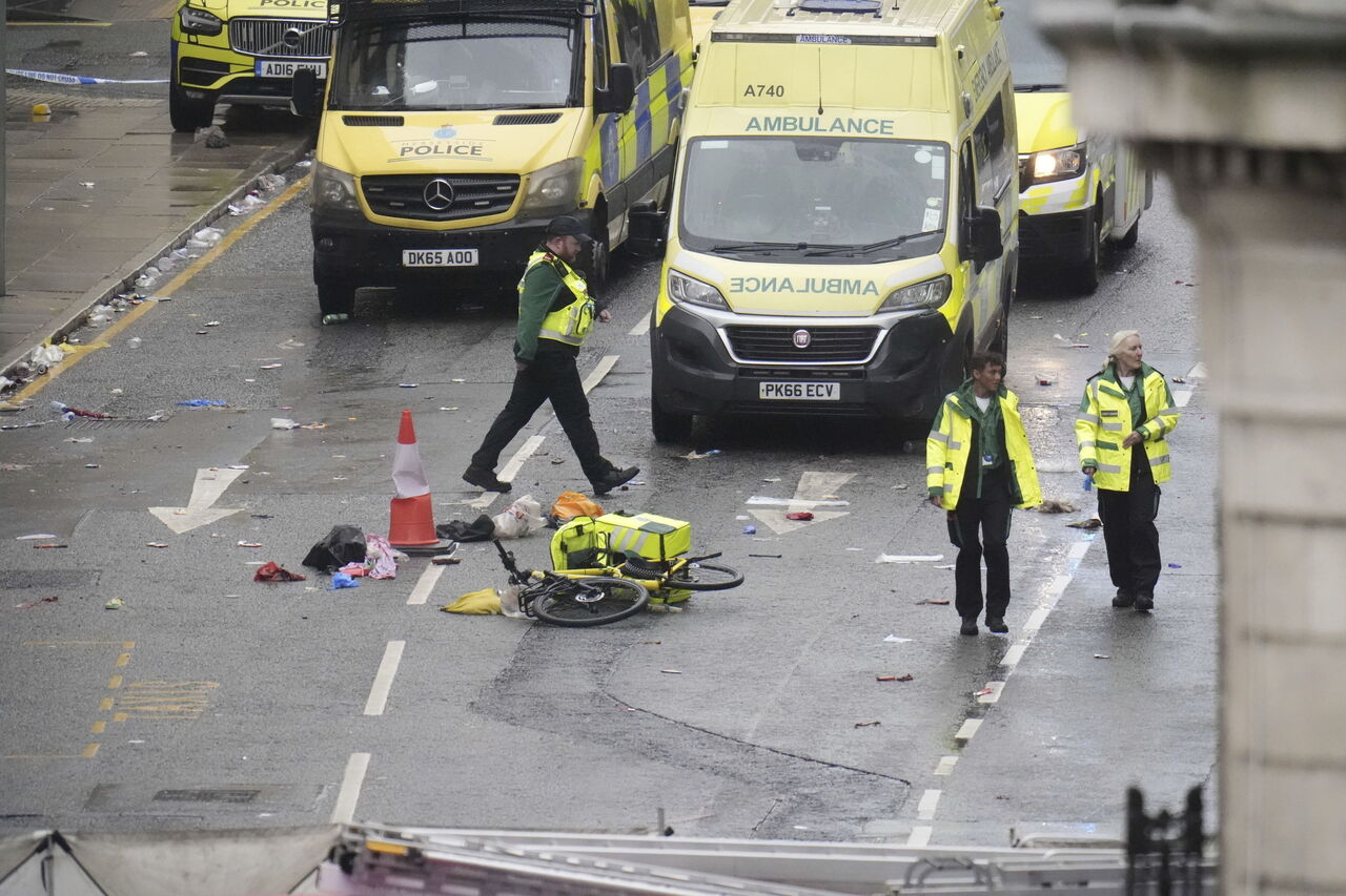 Водачът, врязал се във фенове на "Ливърпул", се призна за виновен по 31 обвинения