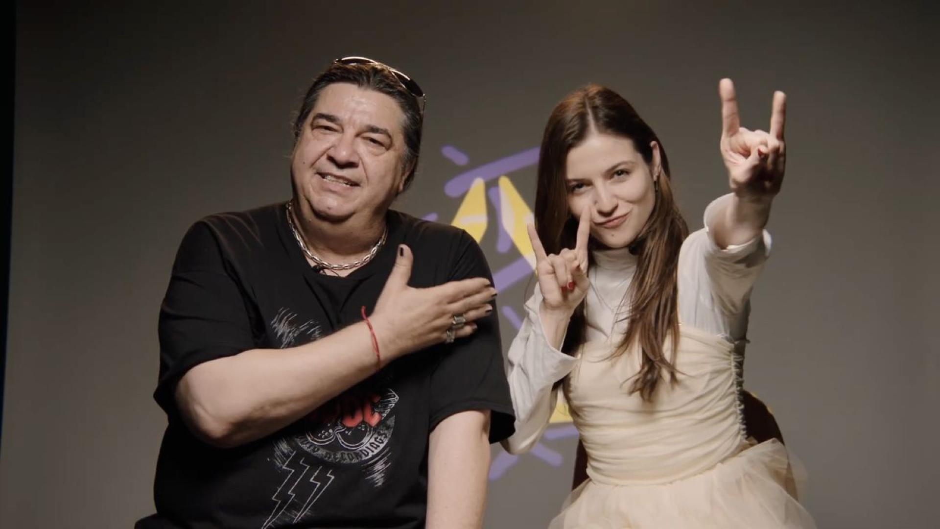 Какво се случва когато легендарен рок певец и най младата актриса