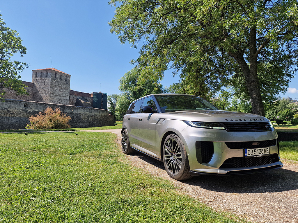 Edition One идва с щедро количество карбон, гигантски джанти, чист V-осмак от BMW, може би най-доброто окачване в сегмента и цена, от която дори и най-широко скроените клиенти може да се изчервят