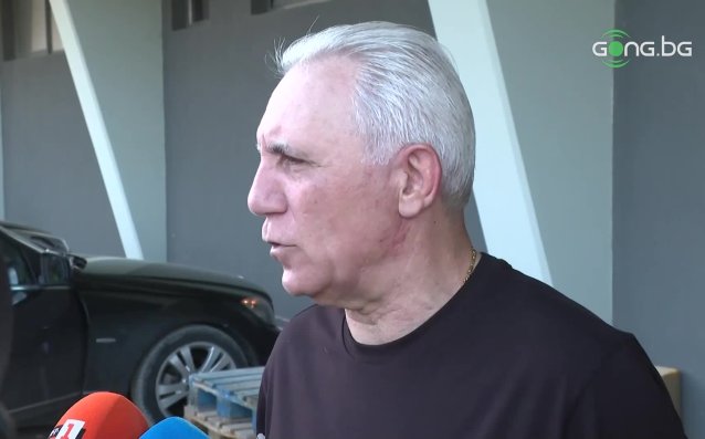 Стоичков: Камбуров е уникално момче, легенда на българския футбол