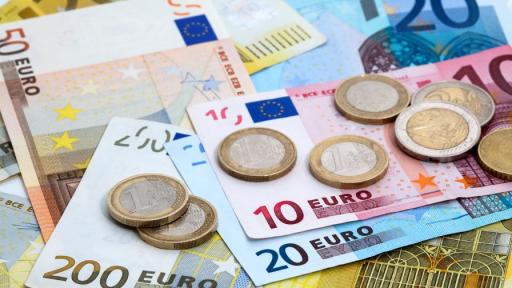 Мъж си поръча по куриер фалшиви 10 000 евро