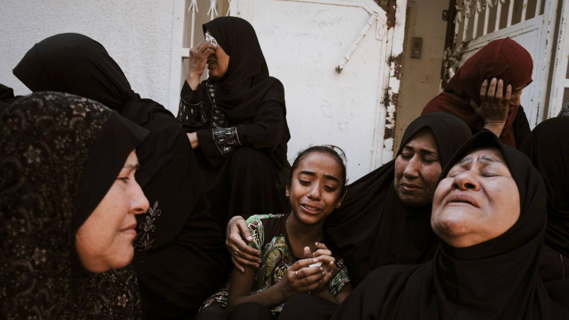 Най малко 60 души са загинали от началото на деня при