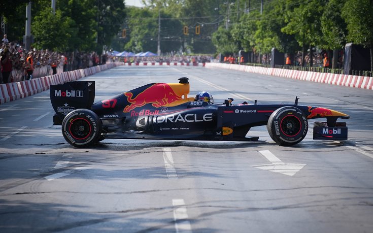 Голямо шоу на Red Bull Showrun Sofia (видео)