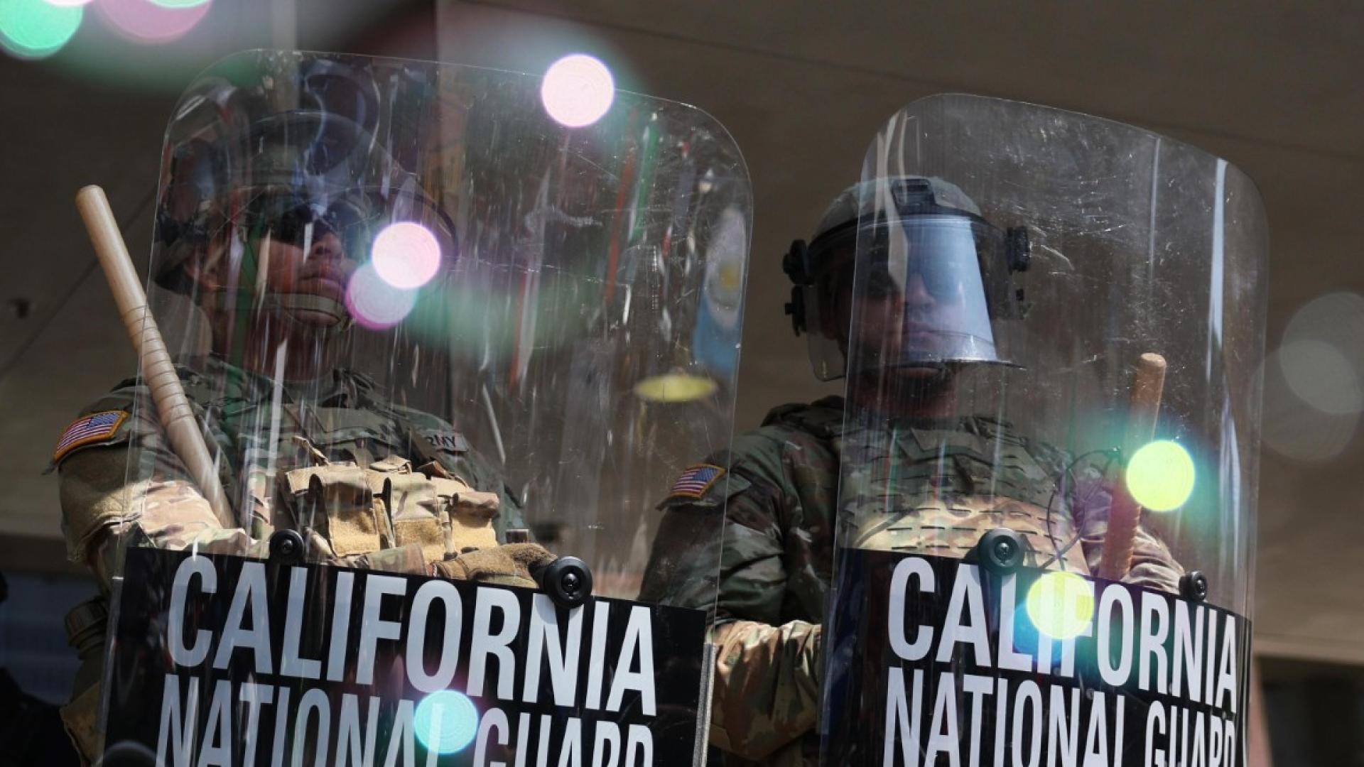 Калифорния поиска от съда да издаде ограничителна заповед за да