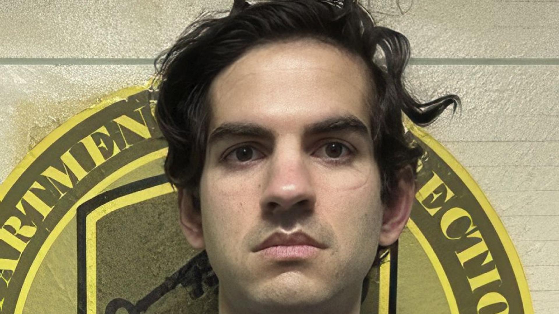 Бивш анализатор на ЦРУ главната разузнавателна агенция на САЩ арестуван