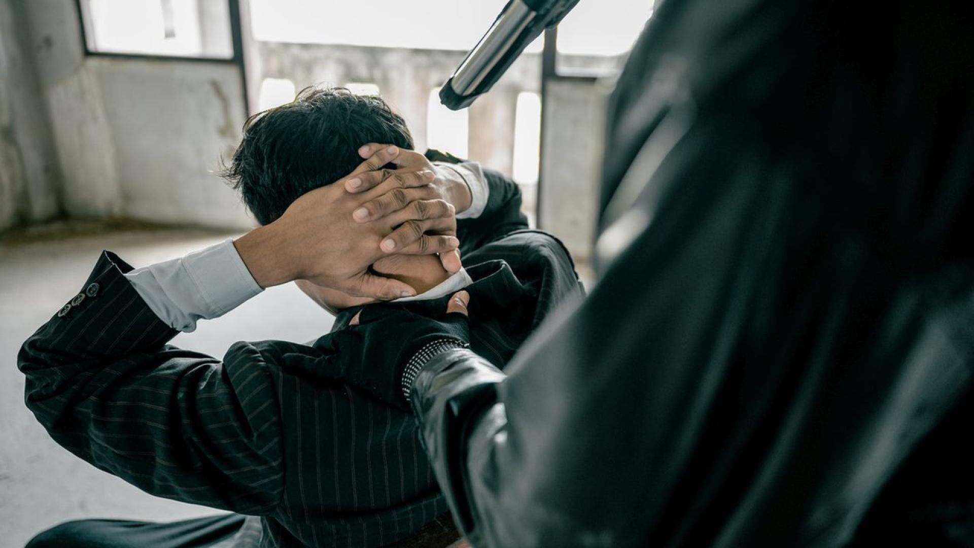 Когато въоръжен мъж превзема Apple Store и полицията и заложниците