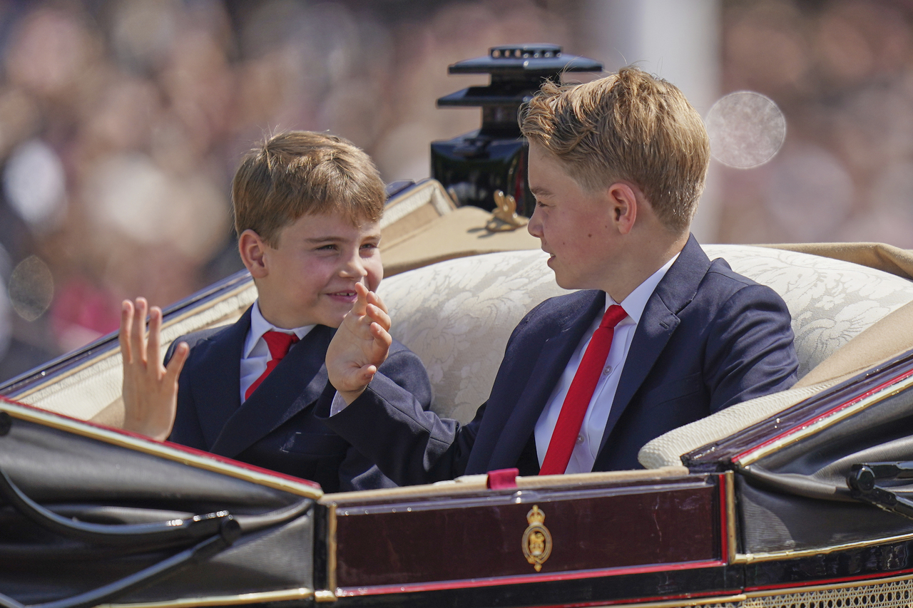 <p>Официален парад за рождения ден на крал Чарлз Трети се състоя в Лондон днес.</p>