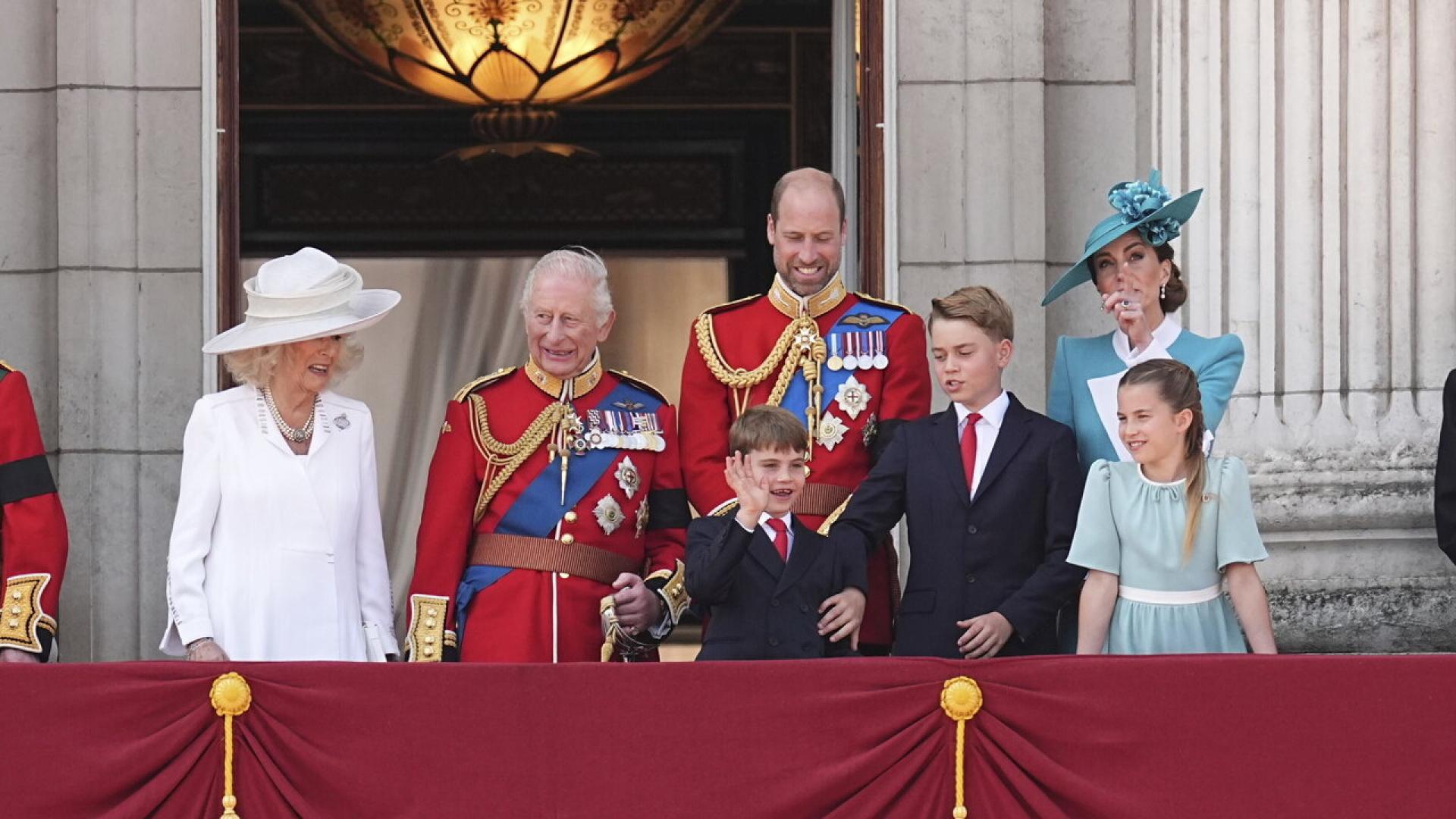 Британският крал Чарлз Трети и други високопоставени представители на кралското