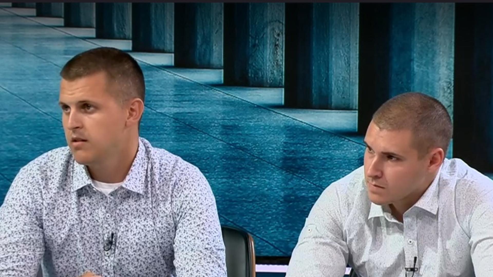 Двамата полицаи задържали Явор Георгиев Светлозар Димитров и неговият