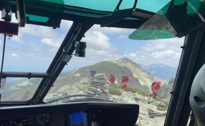 Военен хеликоптер спаси алпинисти от труднодостъпен връх в Рила