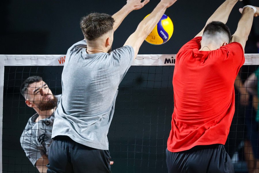 Тренировка на националния отбор по волейбол за мъже1