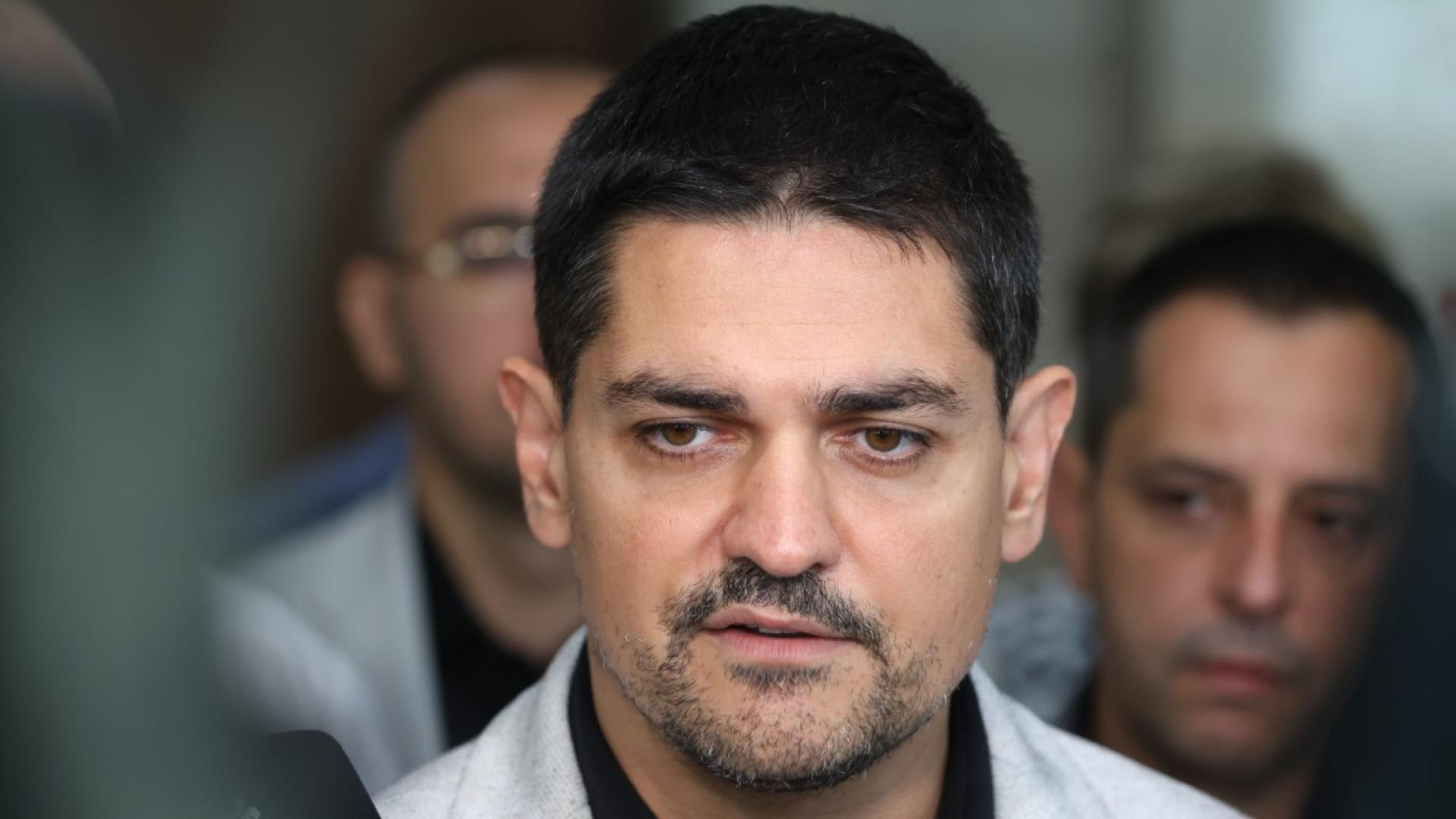 Парламентарната група Морал единство чест ще подпише вот на недоверие