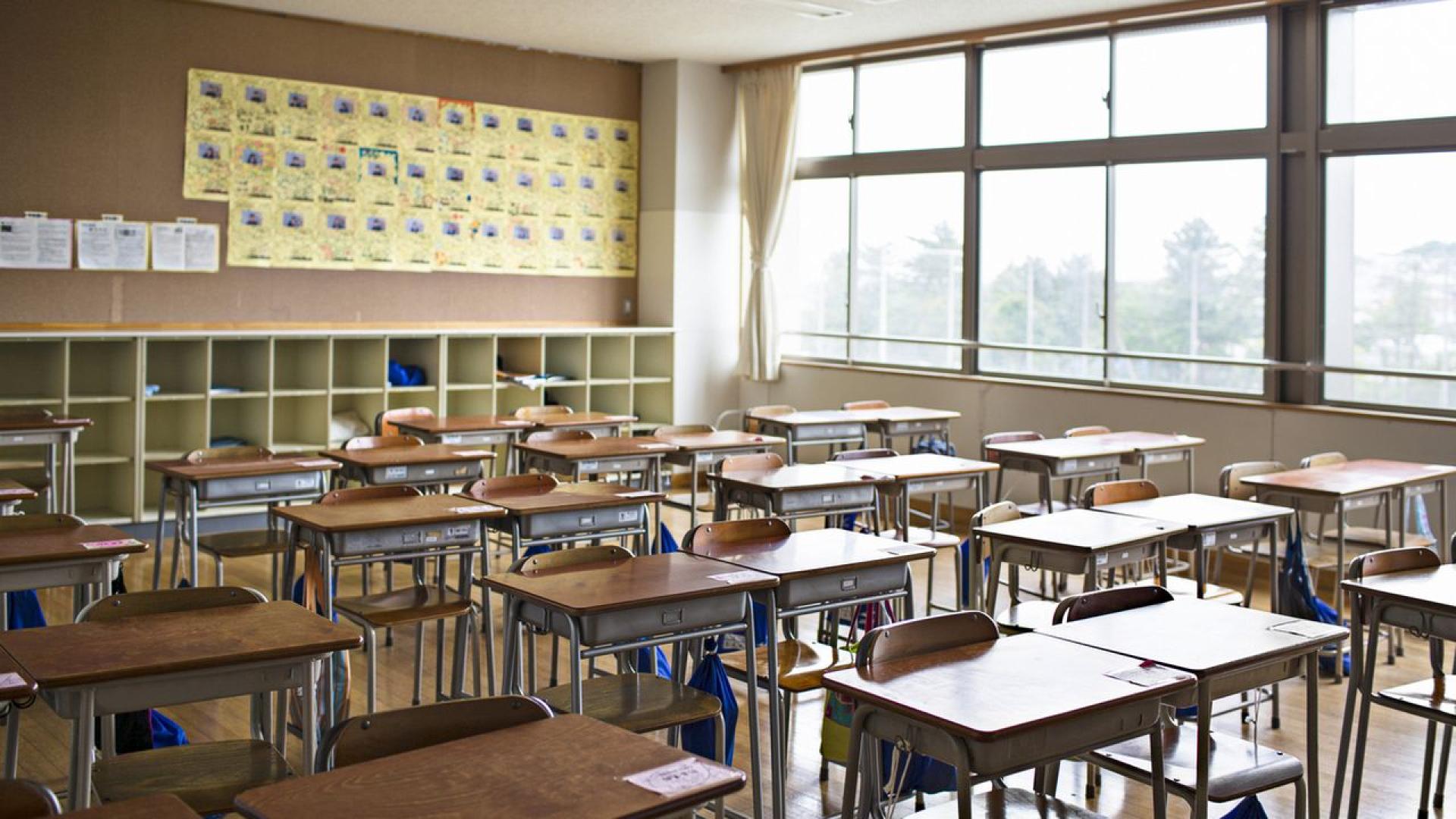 Властите в Япония арестуваха двама учители в начални училища по