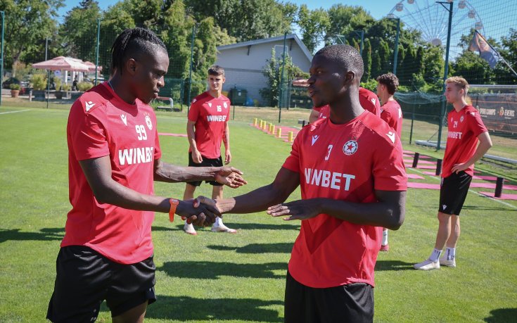 Вратар в ЦСКА с неразположение, Ето’о и Локило тренират индивидуално