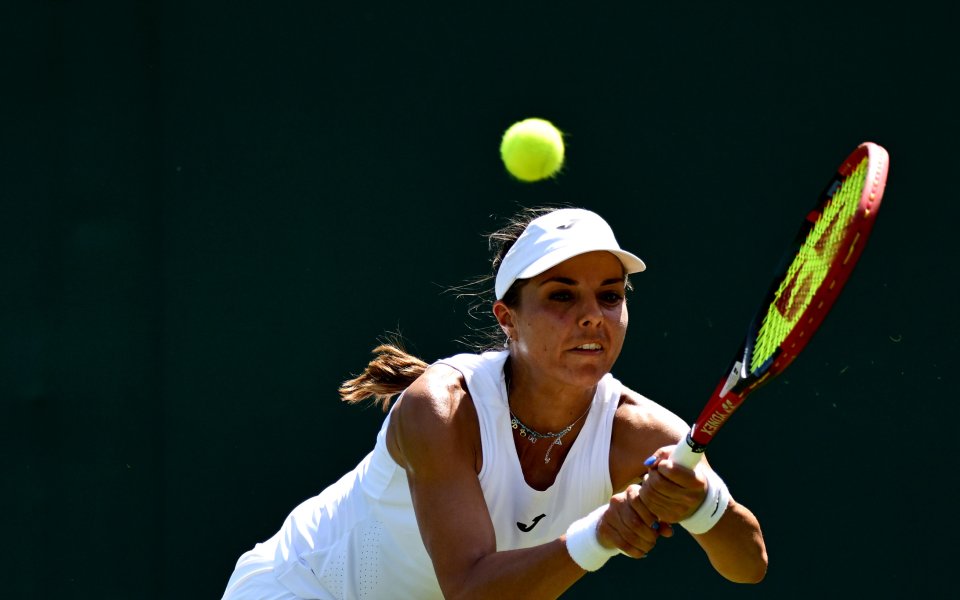 Горчиво отпадане за Виктория Томова на Уимбълдън