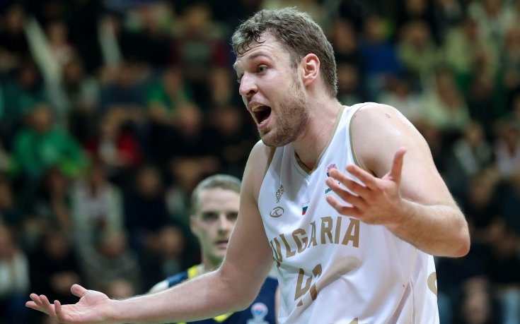Везенков не игра при победа на Олимпиакос над Панионис