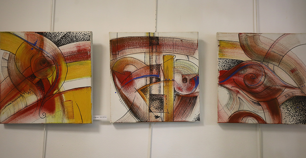 <p>Творенето е вътрешна потребност, като хляба и виното, например. И ми е забавно!&ldquo;</p>