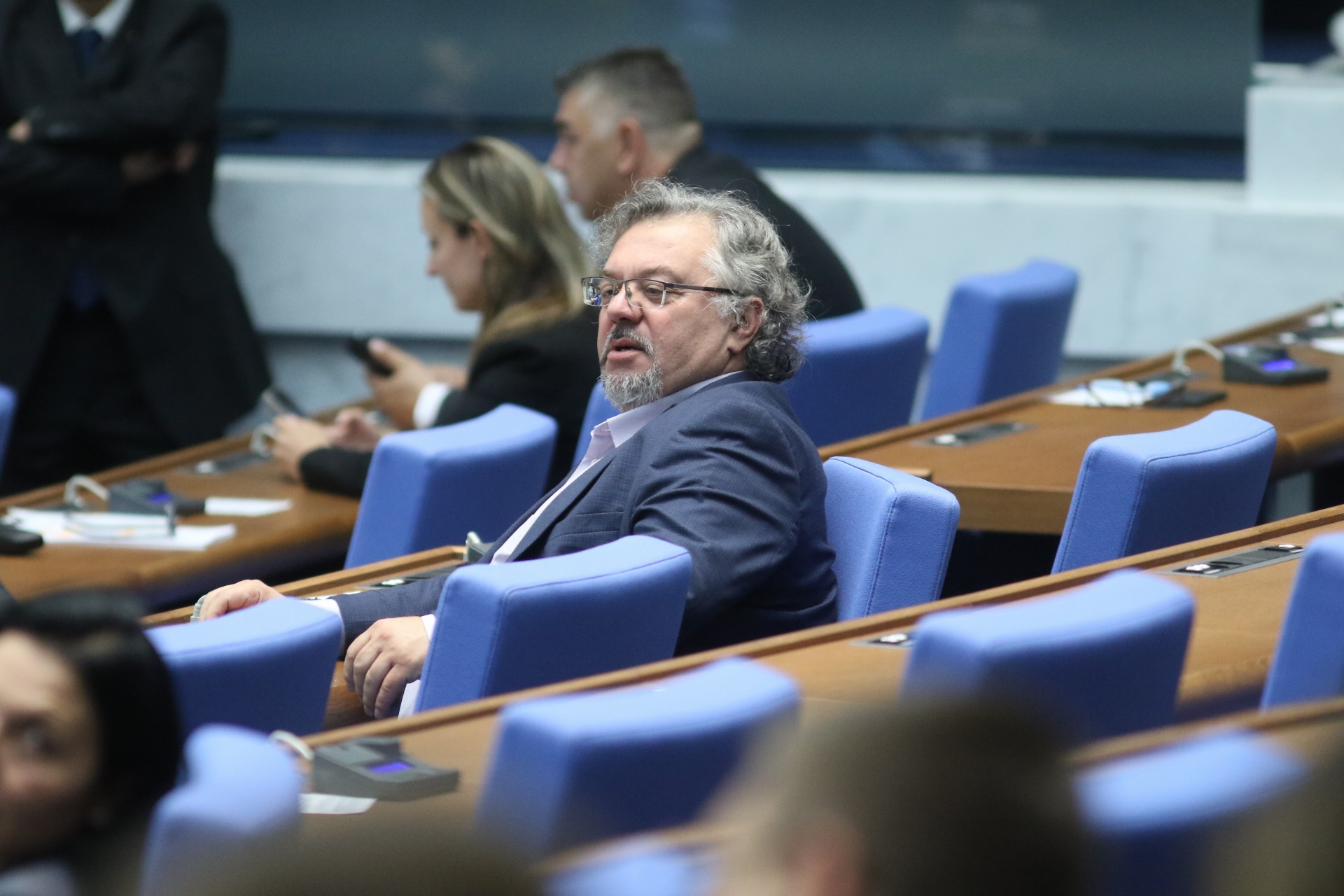 <p>Обсъждането на третия вот на недоверие, внесен срещу кабинета на Росен Желязков.</p>