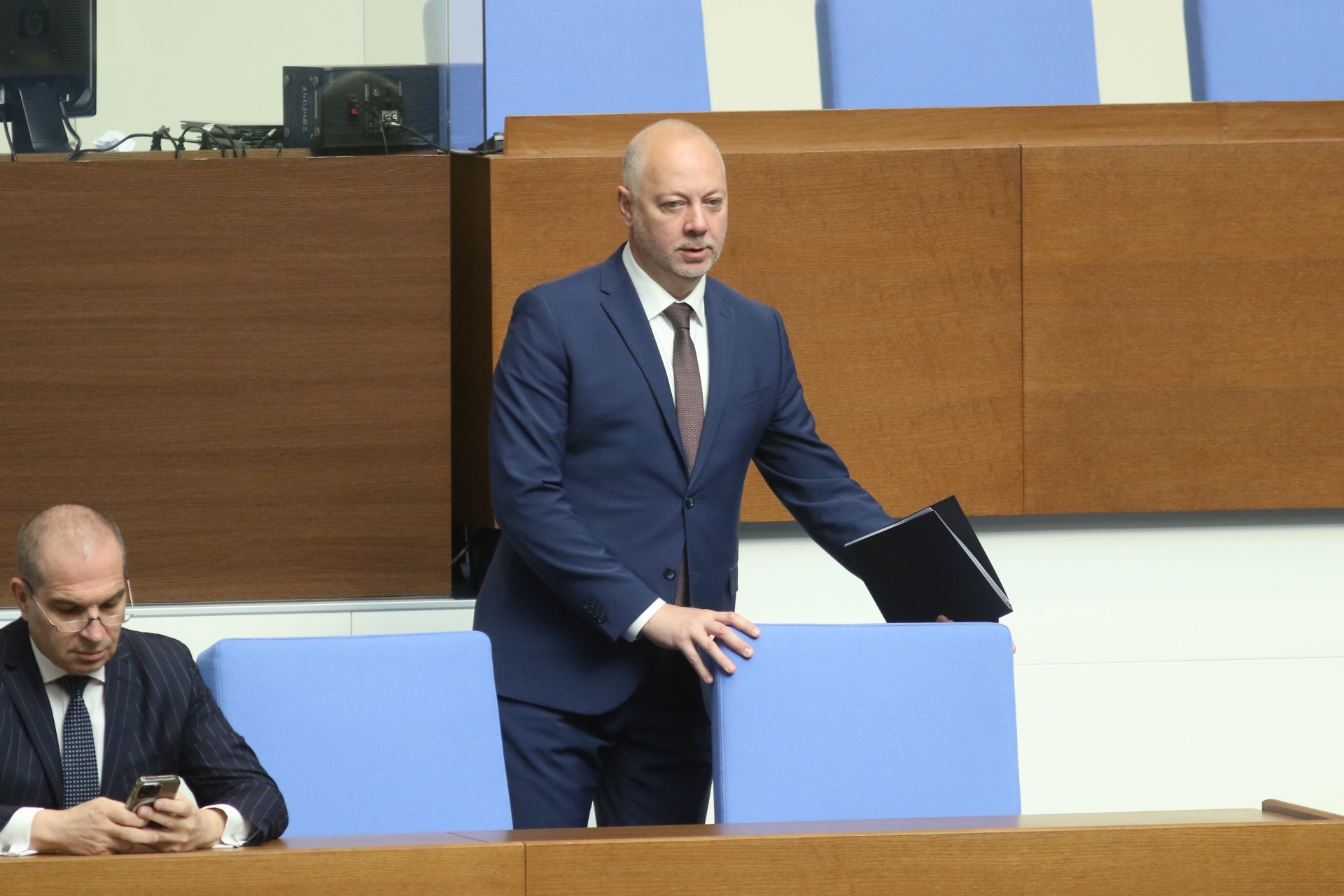 <p>Обсъждането на третия вот на недоверие, внесен срещу кабинета на Росен Желязков.</p>