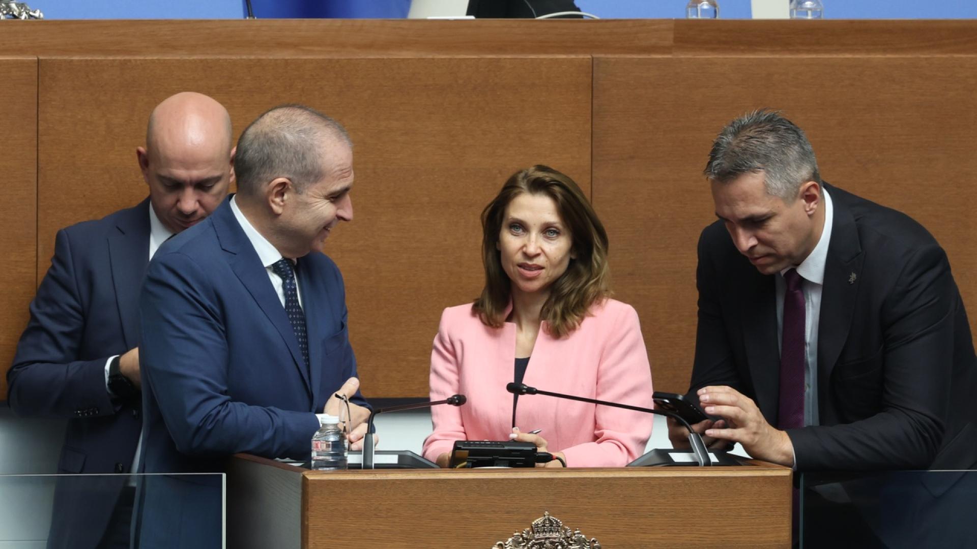 Председателят на Народното събрание Наталия Киселова даде нова почивка от