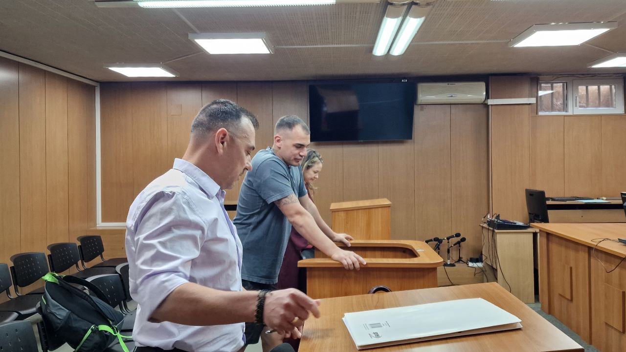 <p>Бившият футболист Дани Кики ще да бъде екстрадиран в Германия до 10-15 дни, като дотогава му е наложена мярка за неотклонение &quot;задържане под стража&quot;.</p>