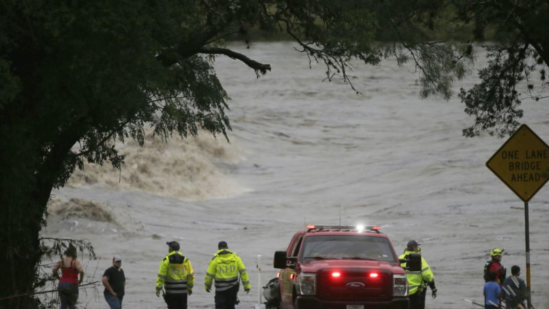 По последна информация жертвите на наводненията в Тексас са 109