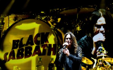 Стадионът на Астън Вила ще е дом на последния концерт на Black Sabbath