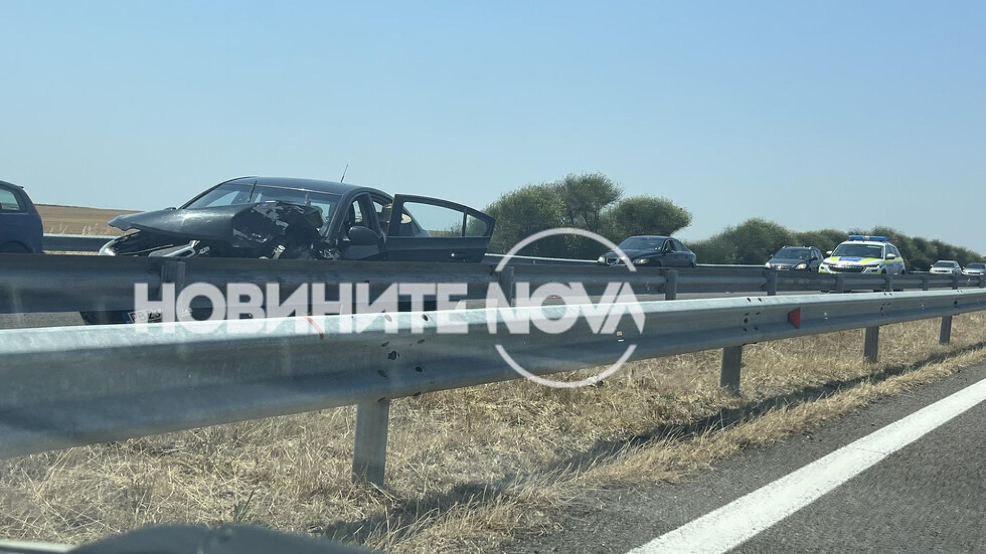 Катастрофа с два автомобила малко преди Бургас предизвика сериозно задръстване