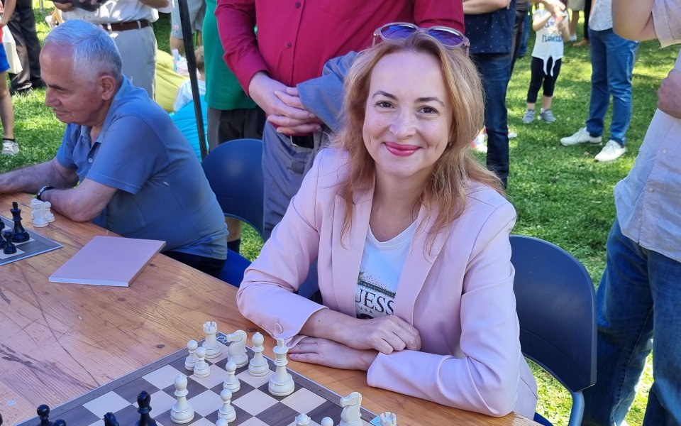 Антоанета Стефанова допусна загуба от китайка на Световната купа по шахмат за жени