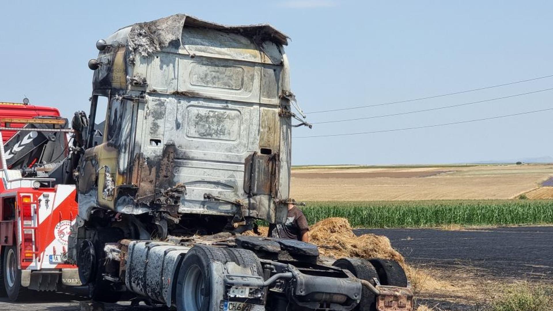 Тир се запали на международния път I 7 за ГКПП Лесово